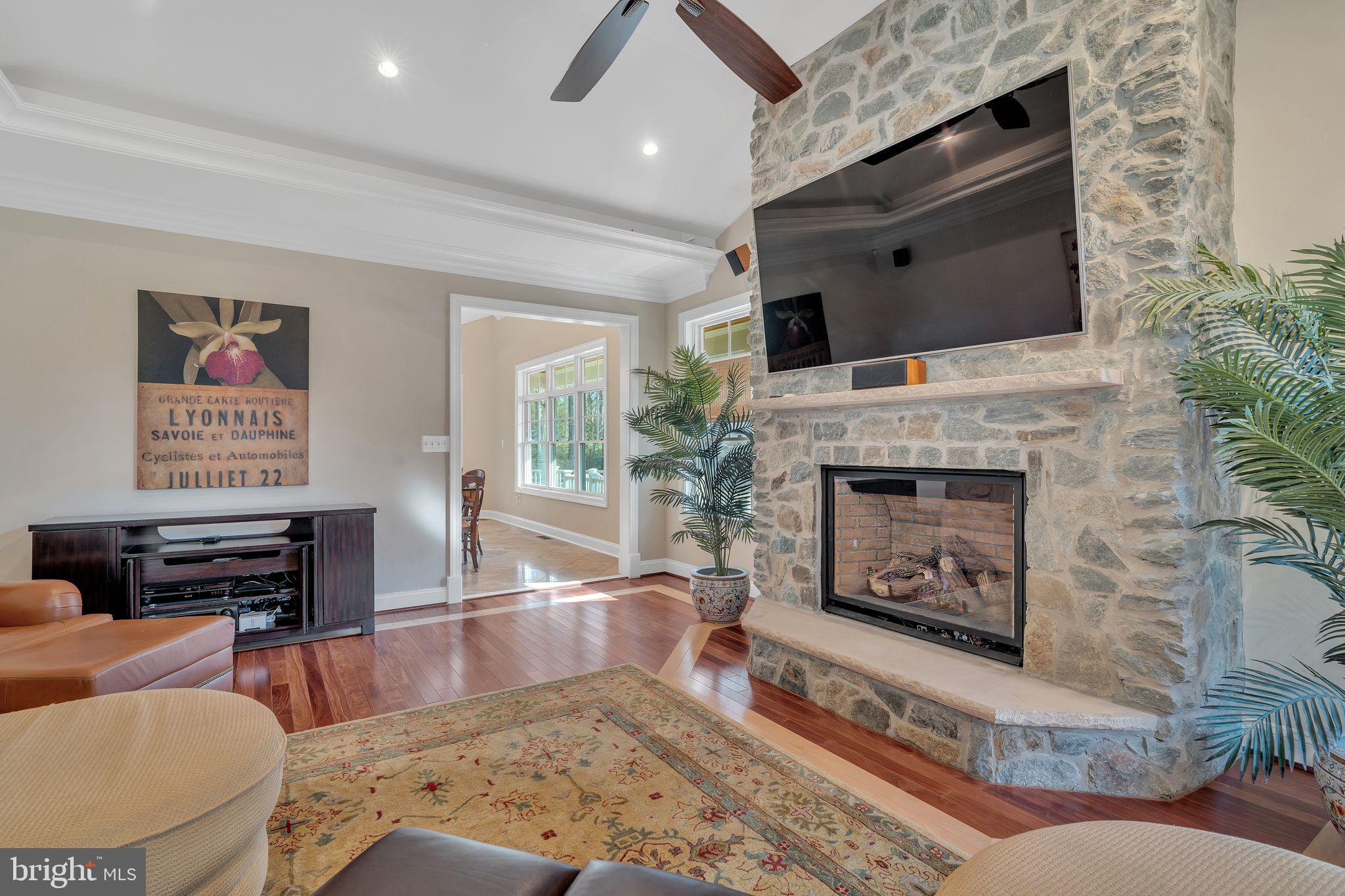 WILLIAMSBURG GARDENS - Residential