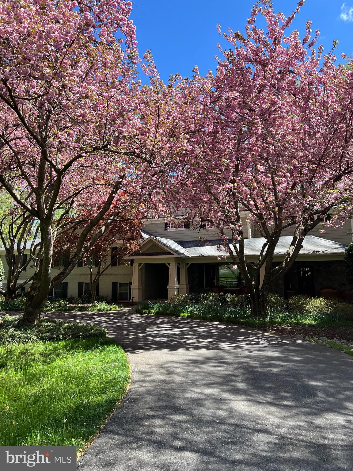 WILLIAMSBURG GARDENS - Residential