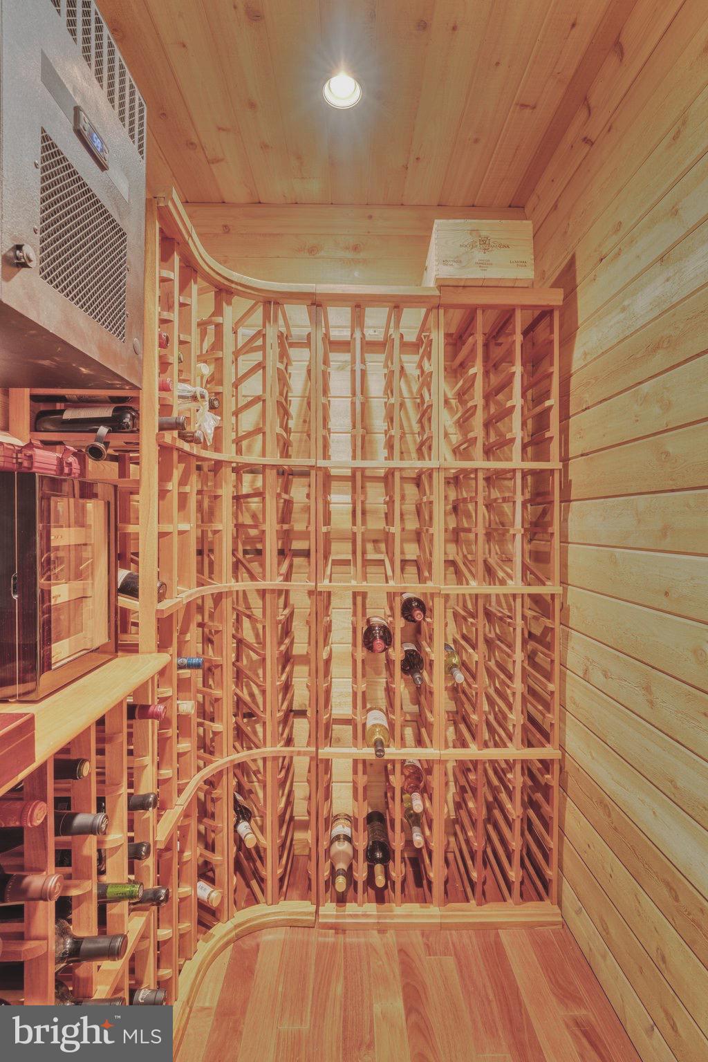 WILLIAMSBURG GARDENS - Residential