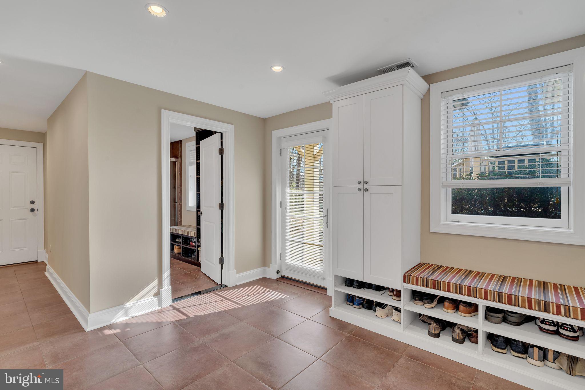 WILLIAMSBURG GARDENS - Residential