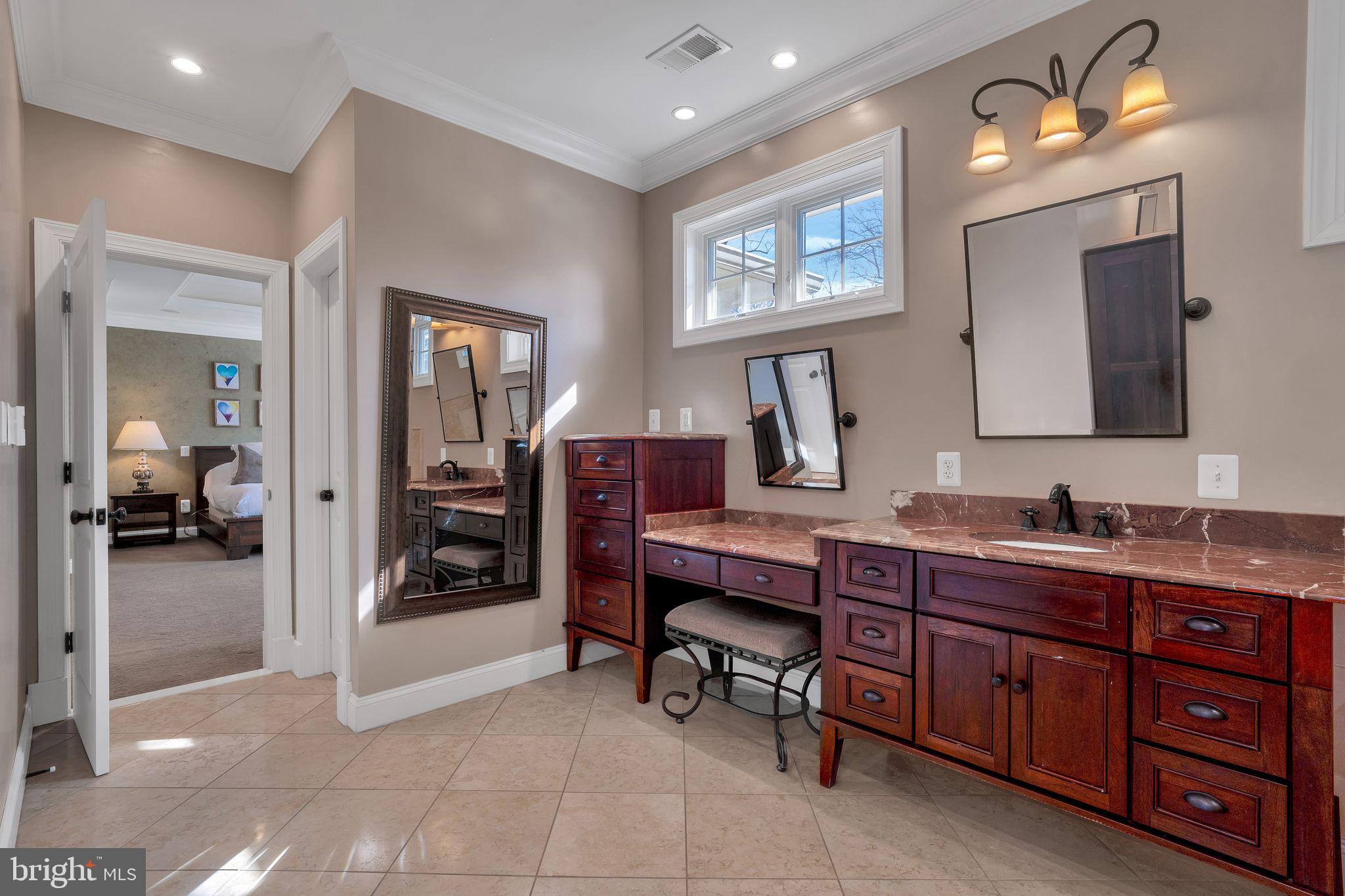 WILLIAMSBURG GARDENS - Residential