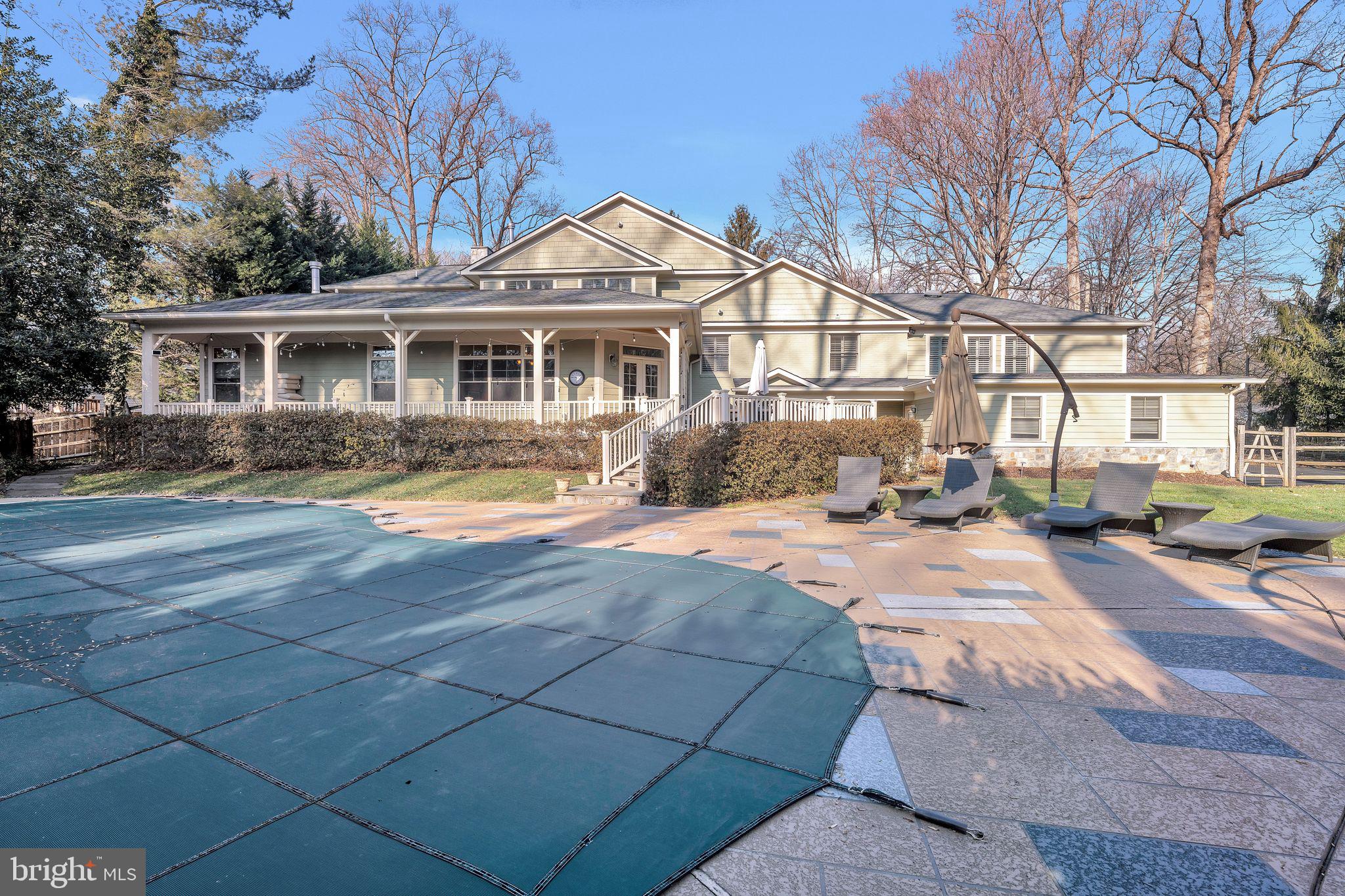 WILLIAMSBURG GARDENS - Residential