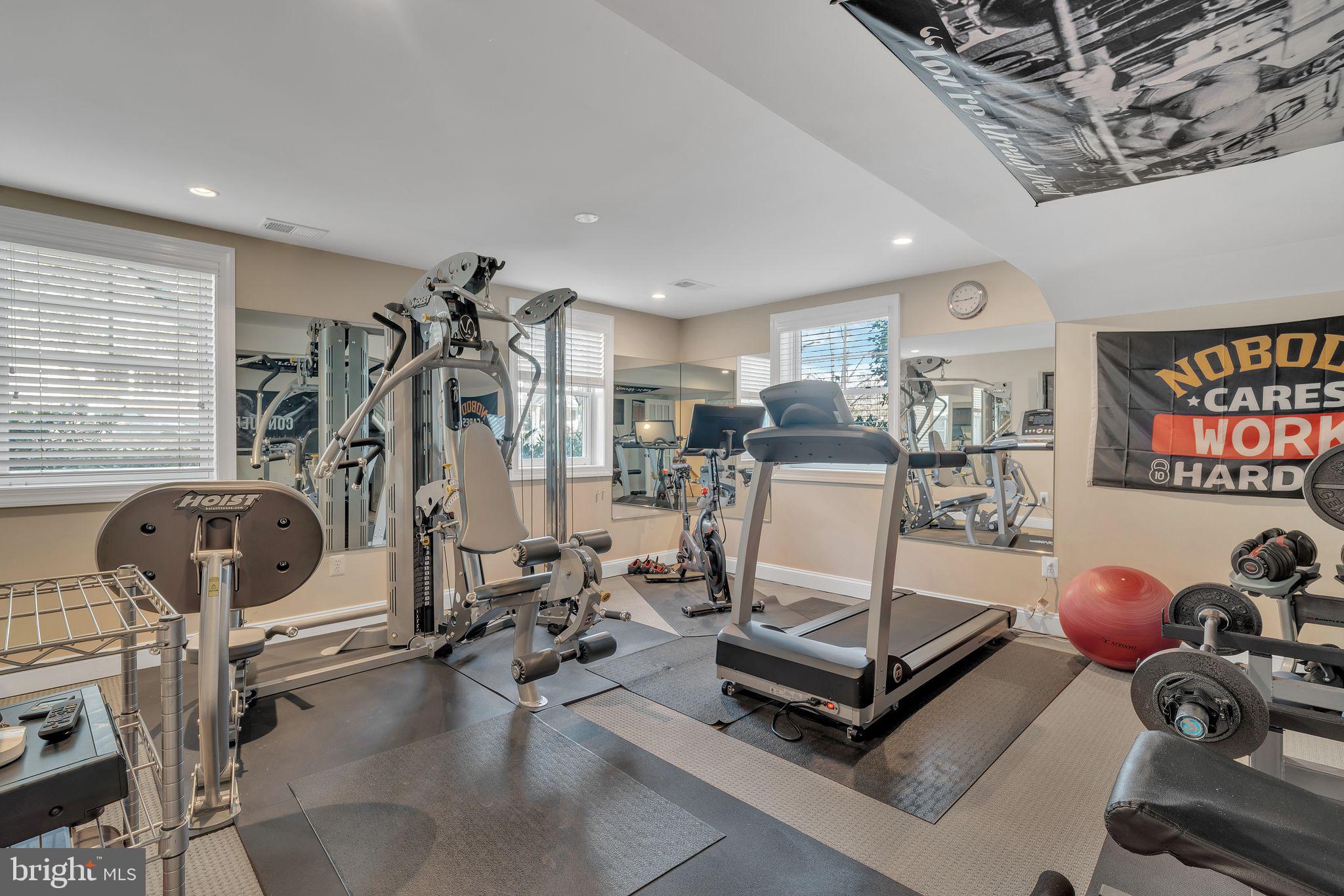 WILLIAMSBURG GARDENS - Residential