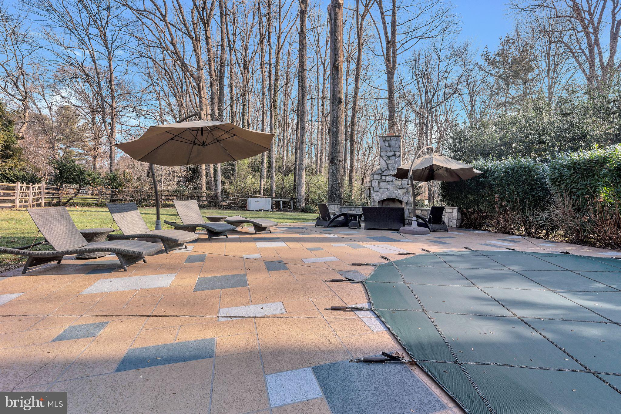 WILLIAMSBURG GARDENS - Residential