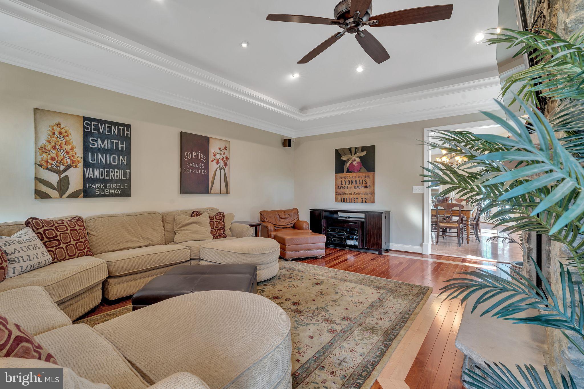 WILLIAMSBURG GARDENS - Residential