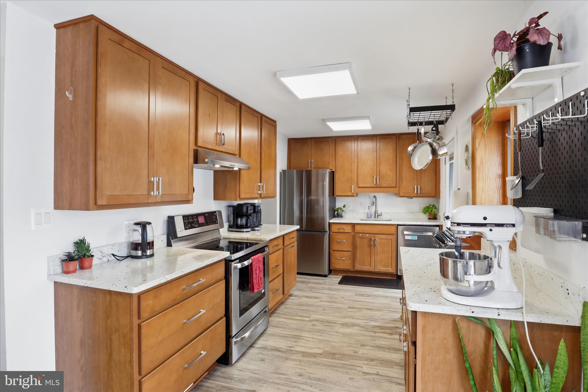 BROYHILL CREST - Residential