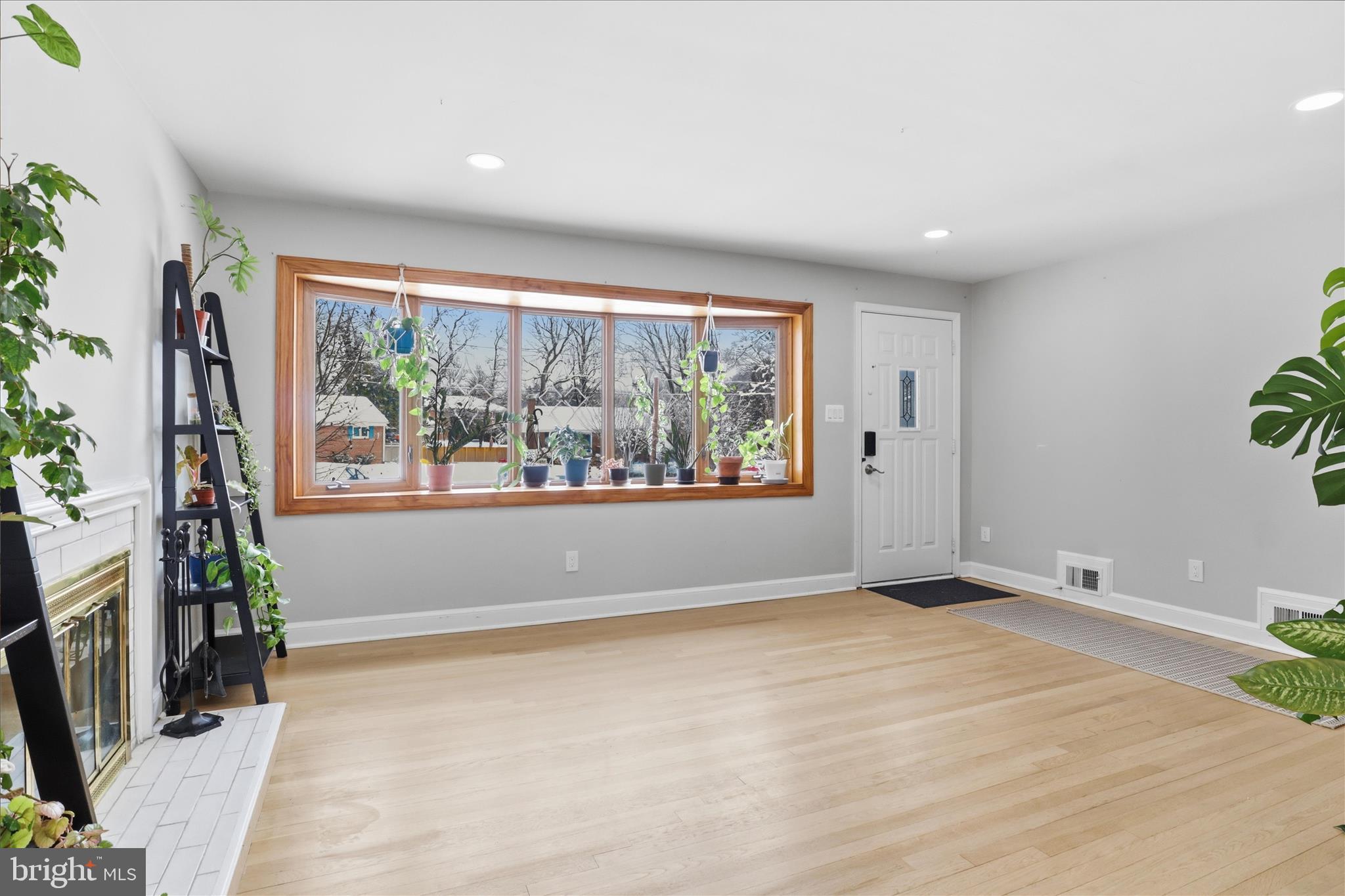 BROYHILL CREST - Residential