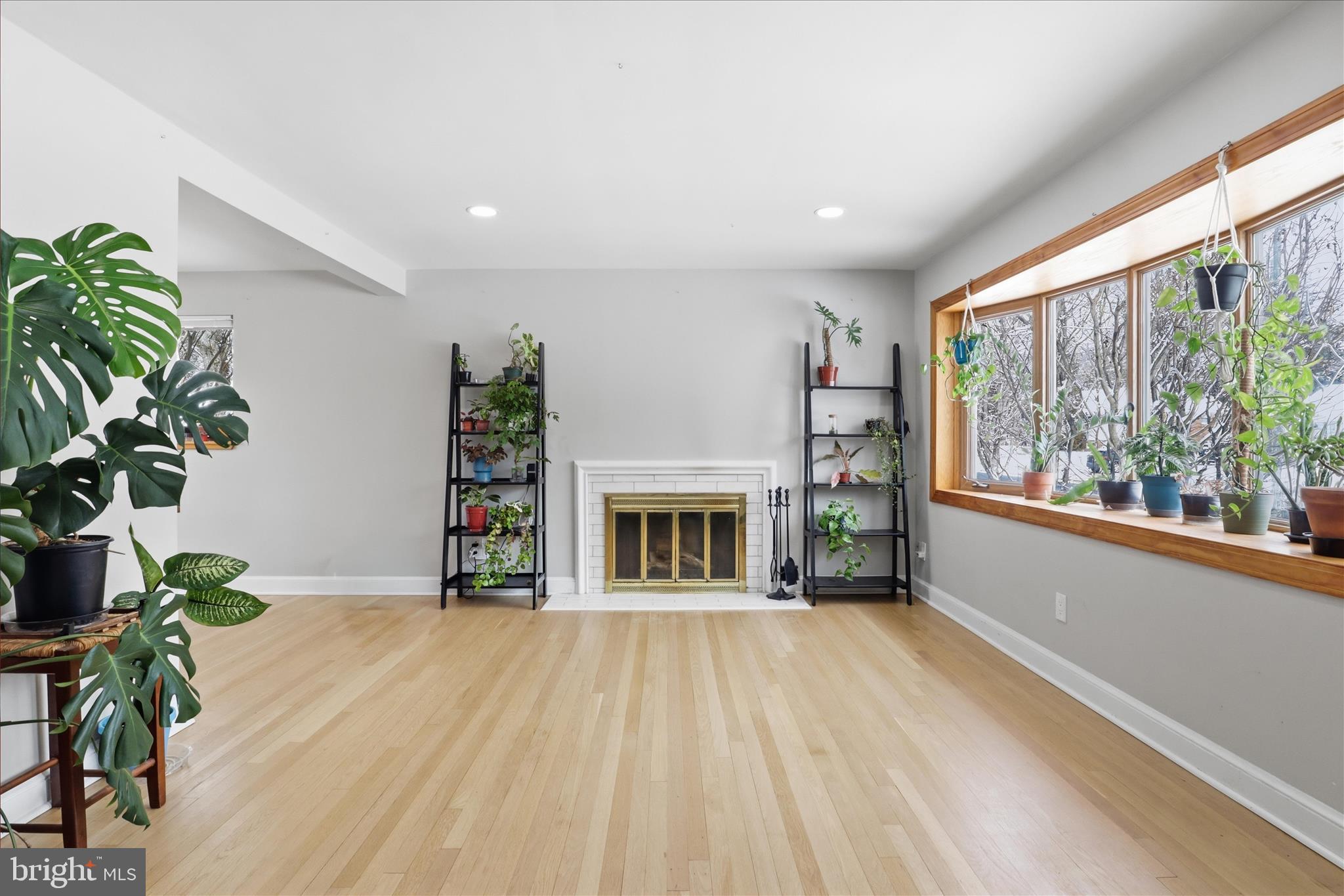 BROYHILL CREST - Residential