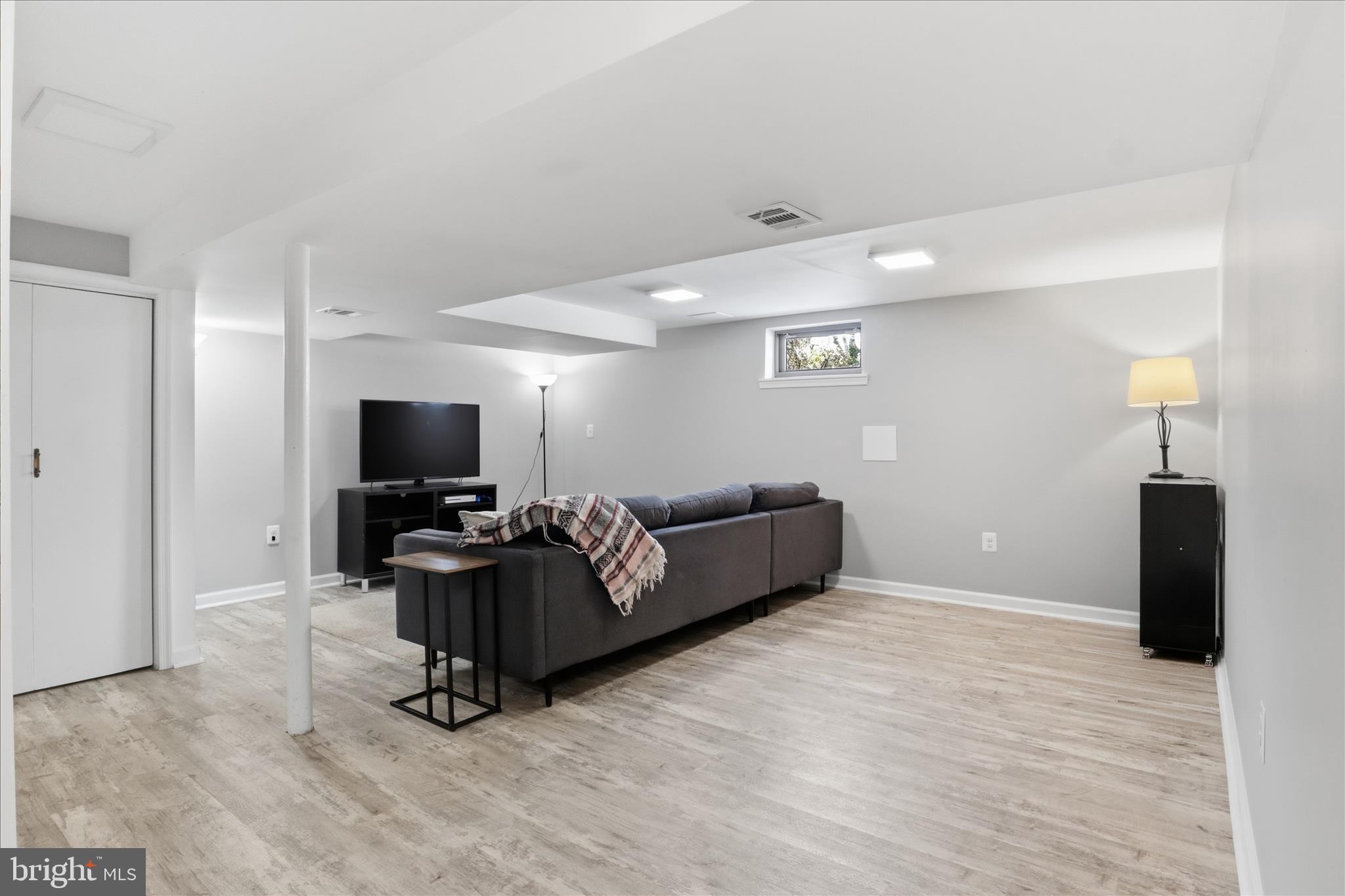 BROYHILL CREST - Residential