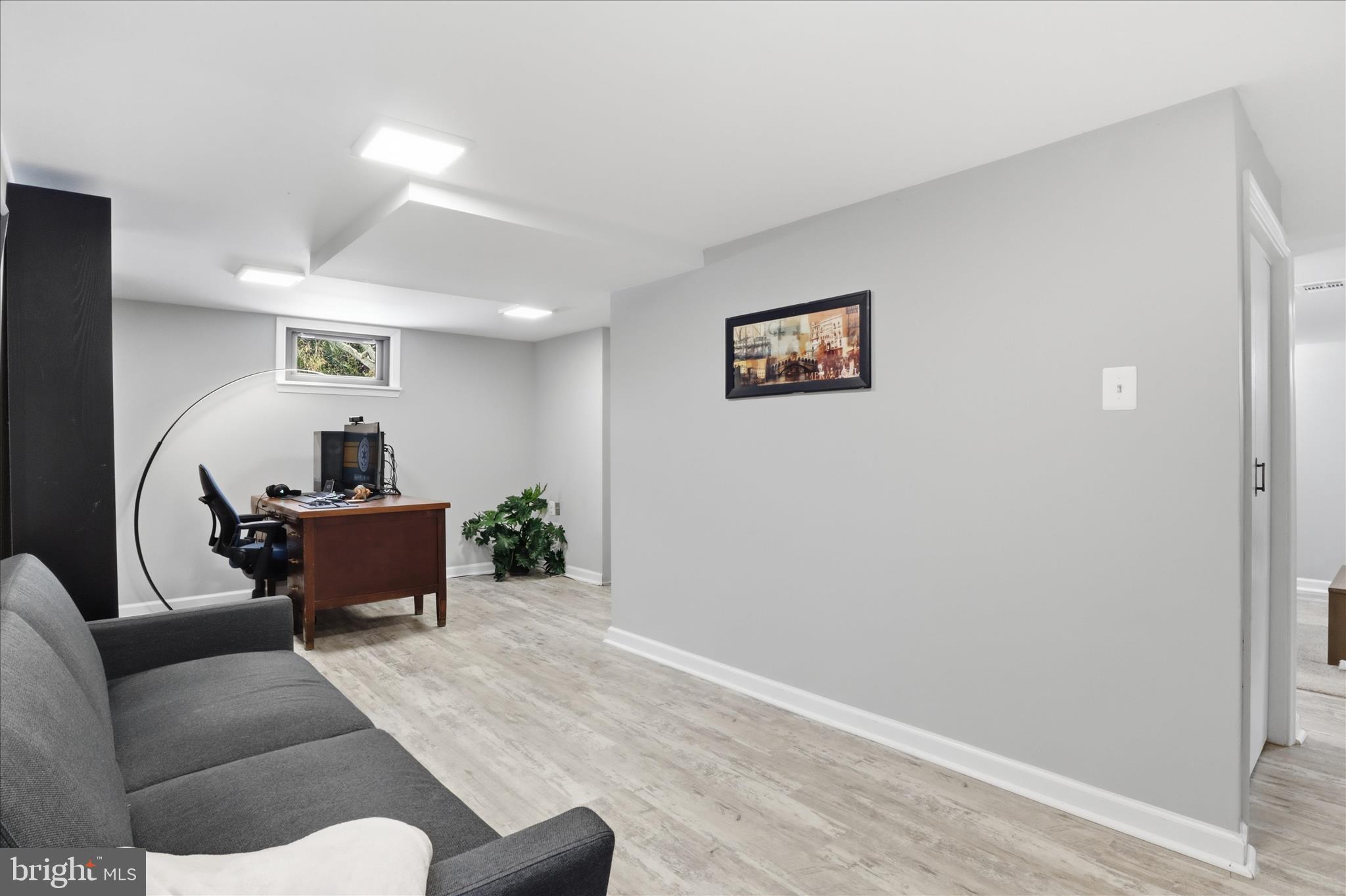 BROYHILL CREST - Residential