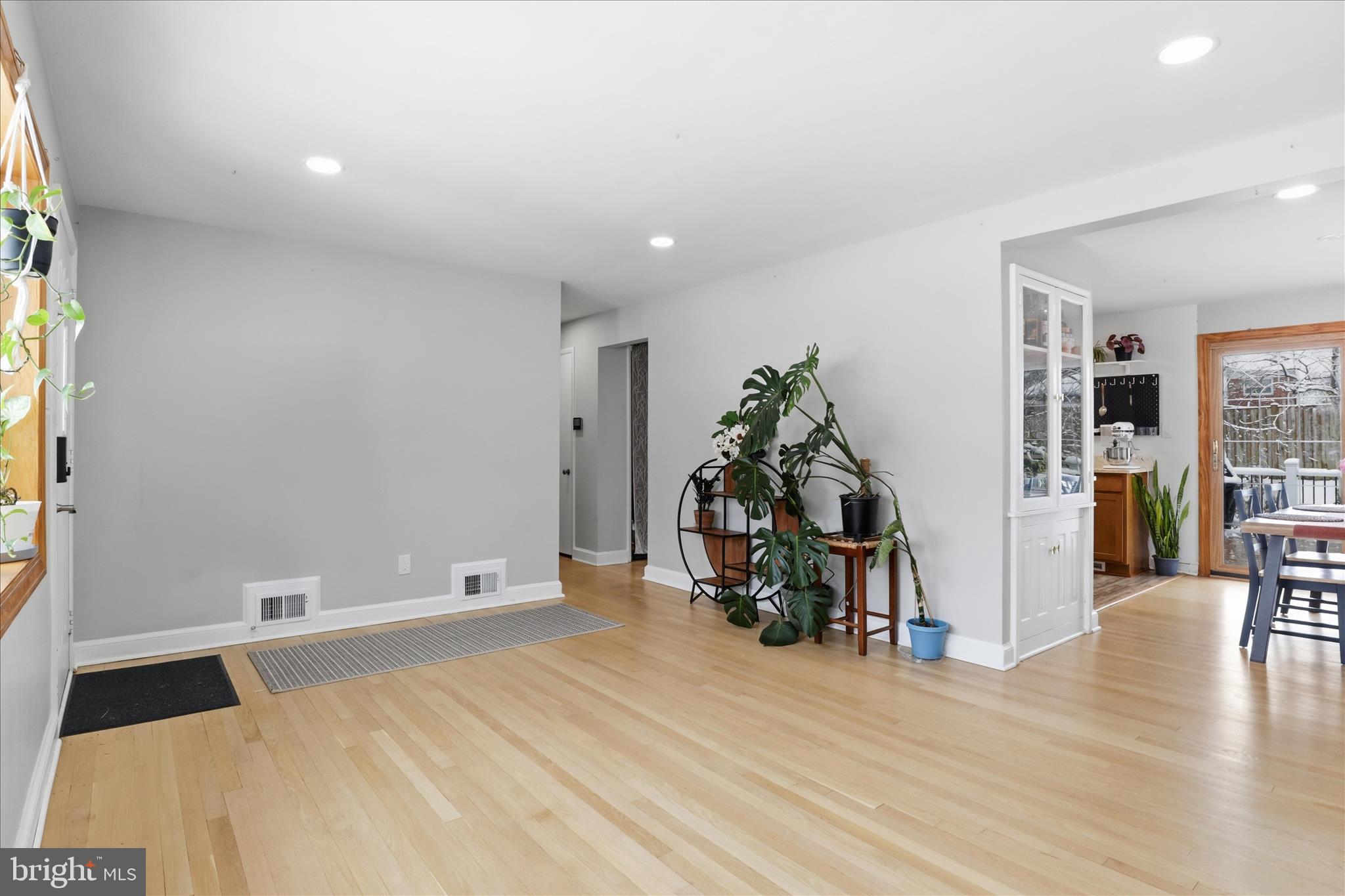 BROYHILL CREST - Residential