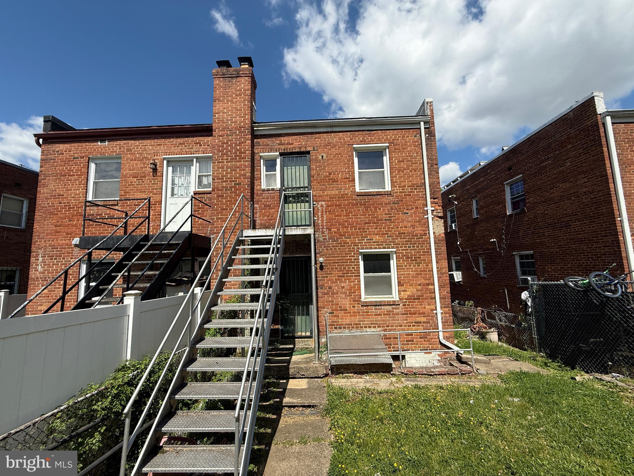449 VALLEY AVENUE SE