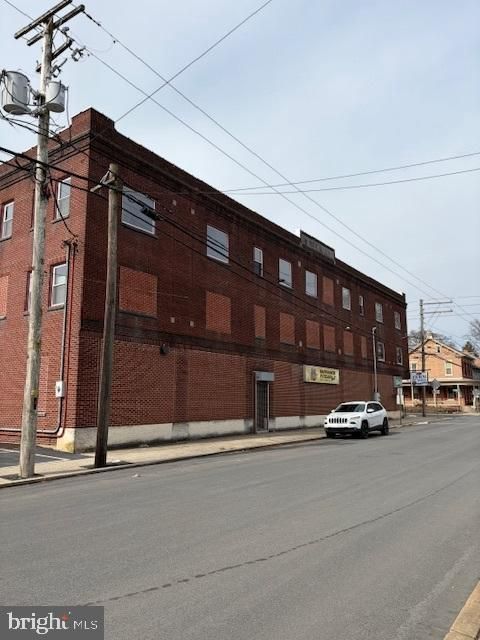 202 S CHARLOTTE STREET MANHEIM PA 17545