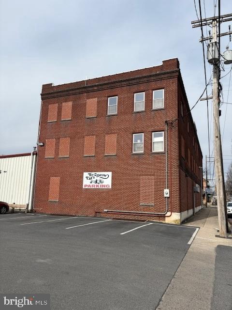 202 S CHARLOTTE STREET