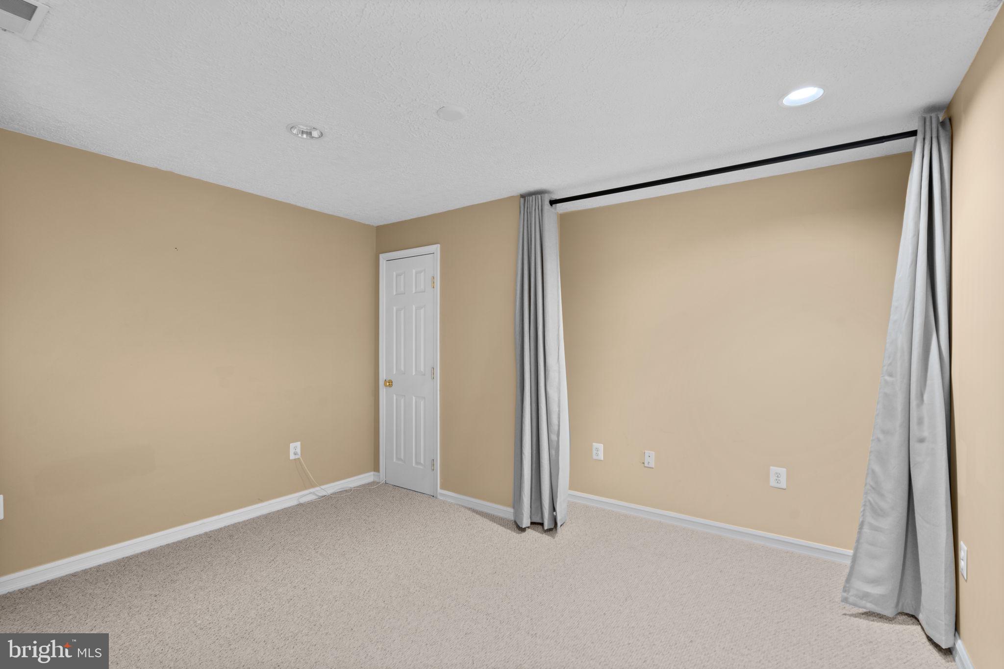 ENCLAVE AT SEVEN OAKS - Residential Lease