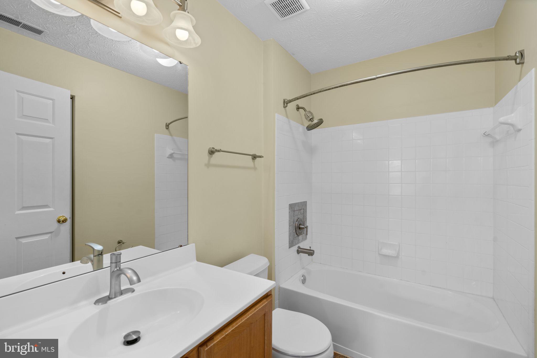 ENCLAVE AT SEVEN OAKS - Residential Lease