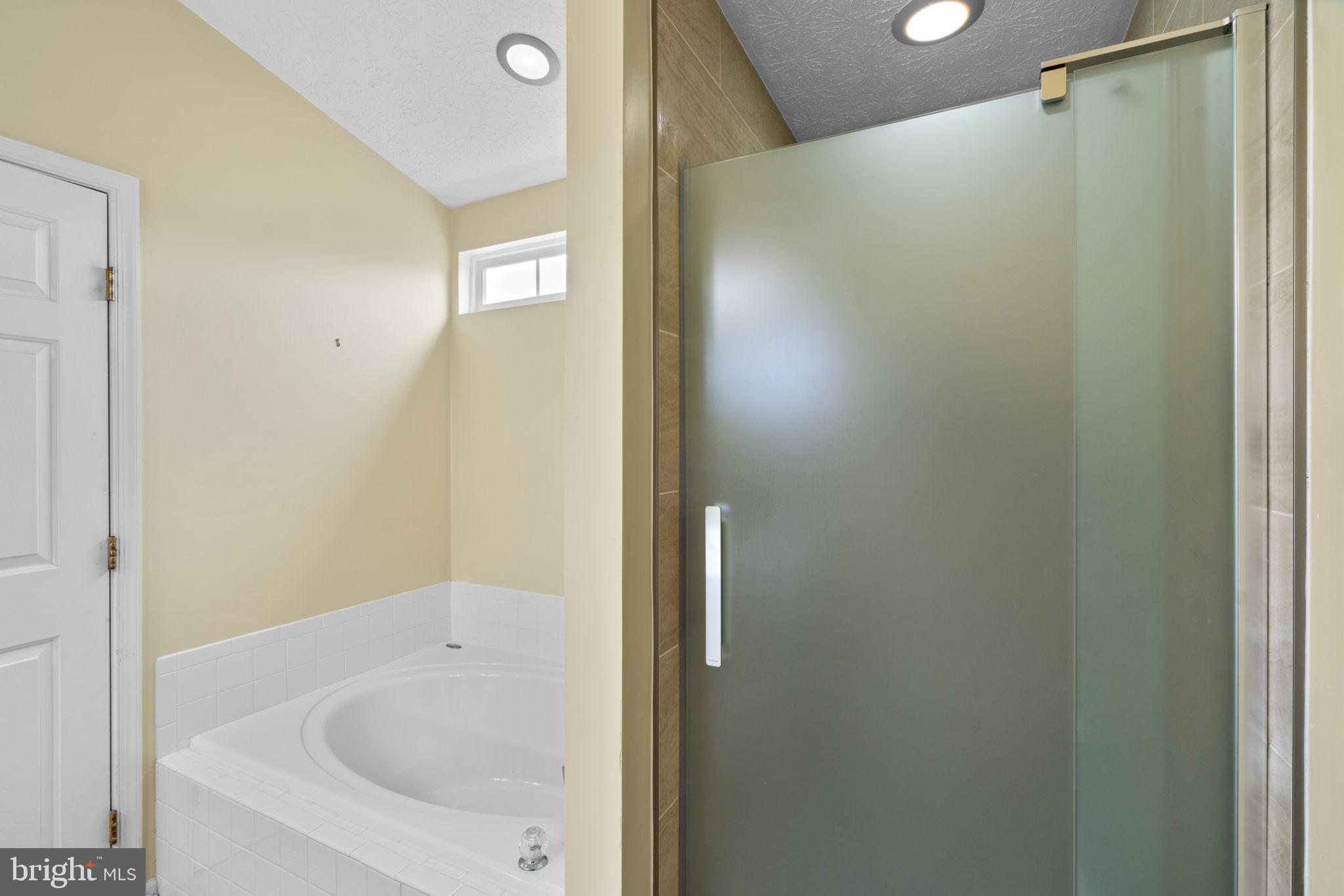 ENCLAVE AT SEVEN OAKS - Residential Lease