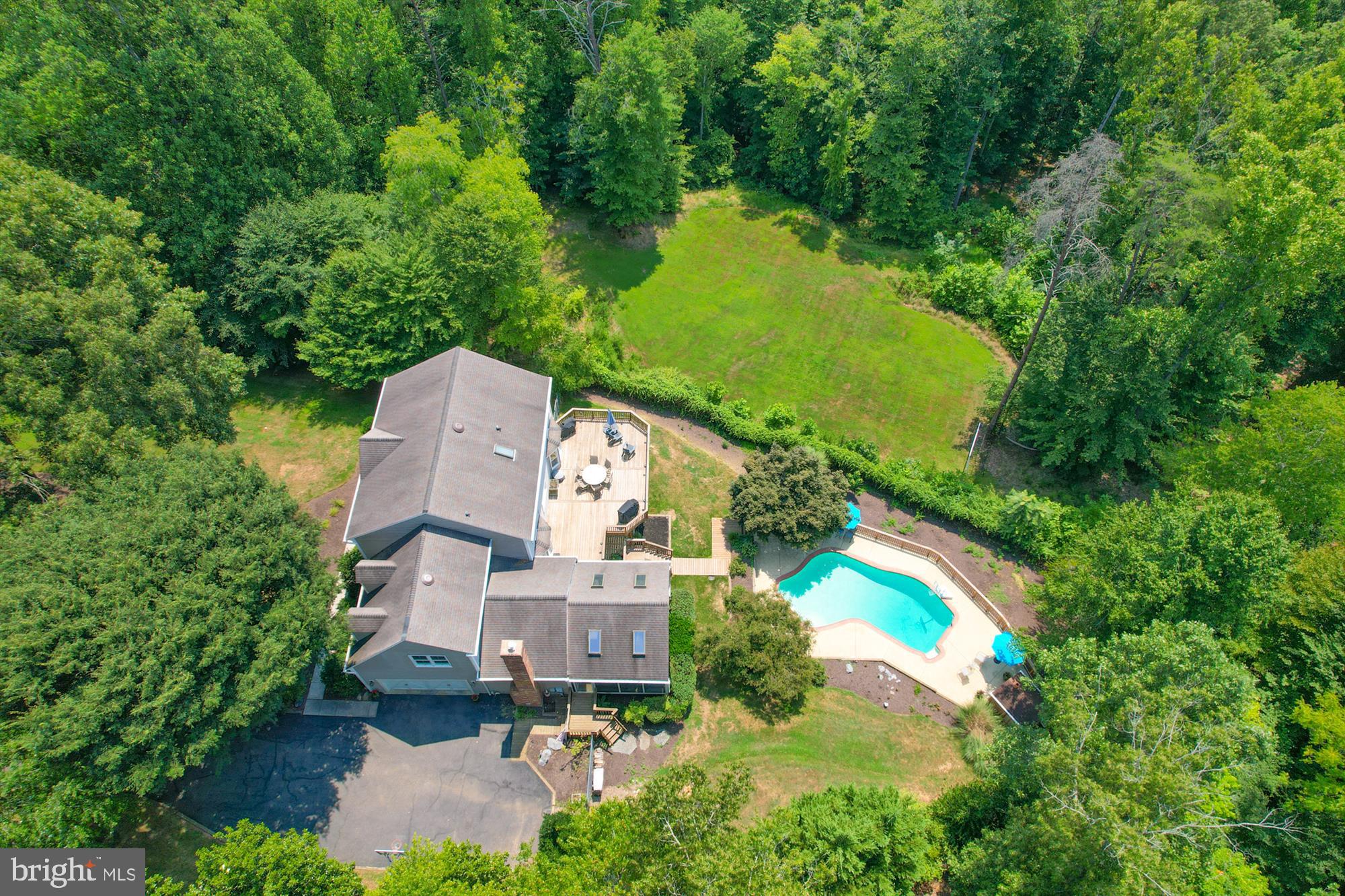 WOLF RUN ESTATES - Residential