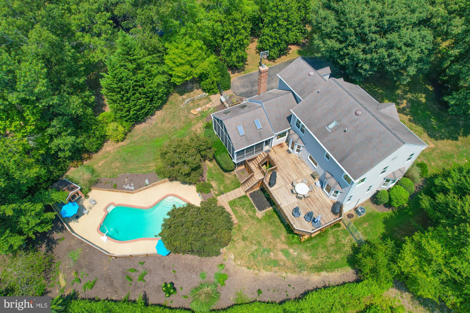 WOLF RUN ESTATES - Residential