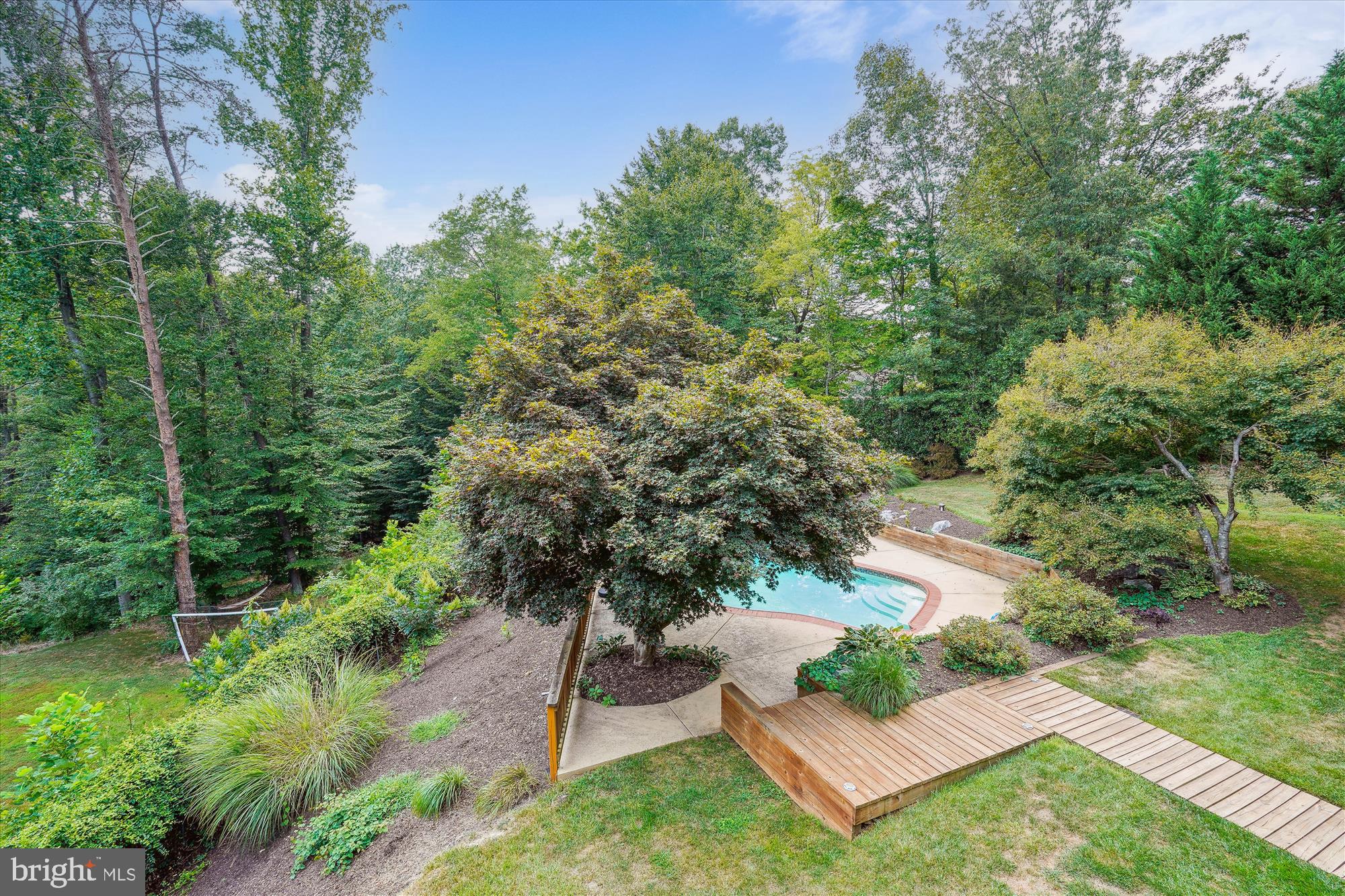 WOLF RUN ESTATES - Residential