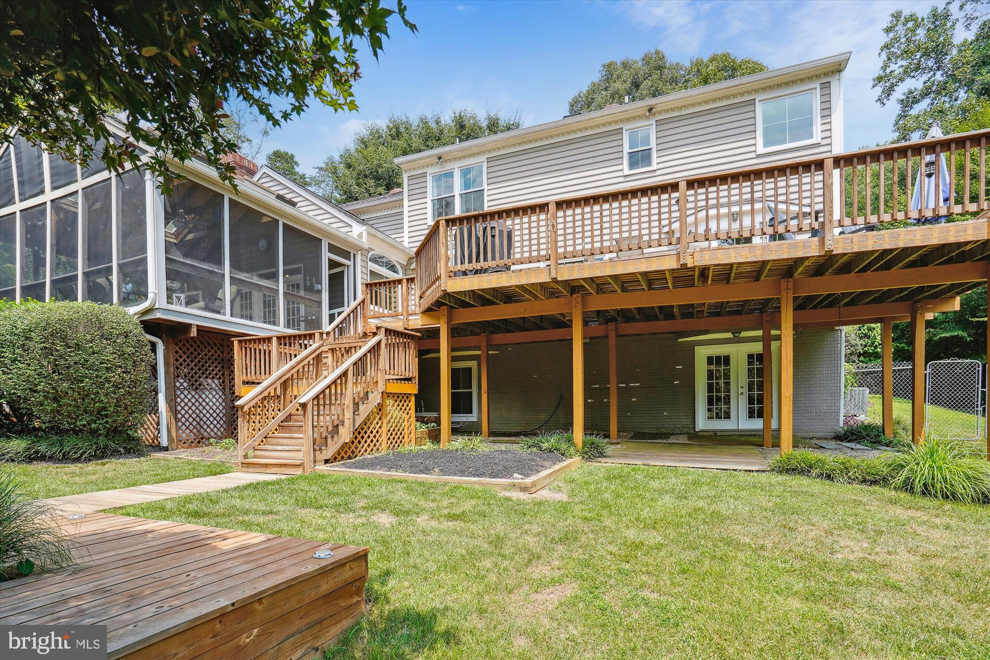 WOLF RUN ESTATES - Residential