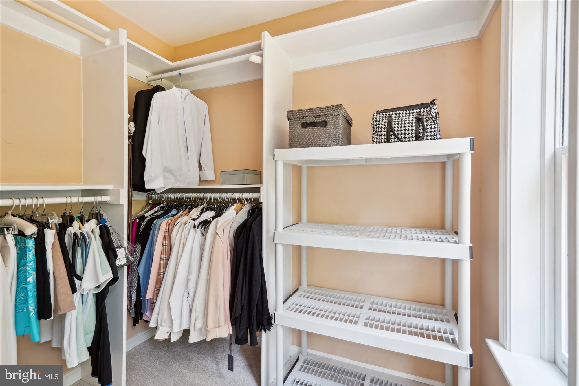 WOLF RUN ESTATES - Residential