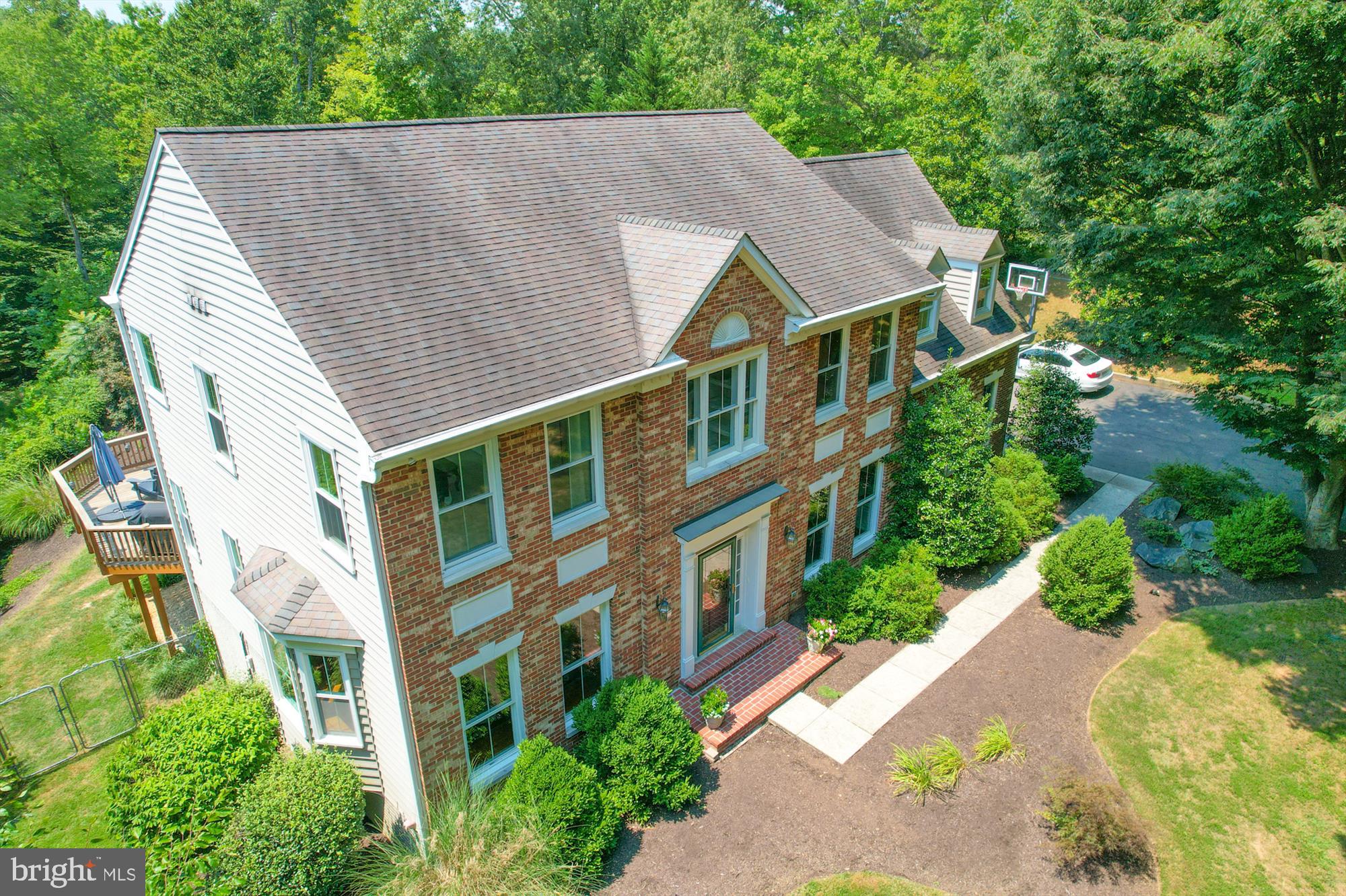 WOLF RUN ESTATES - Residential