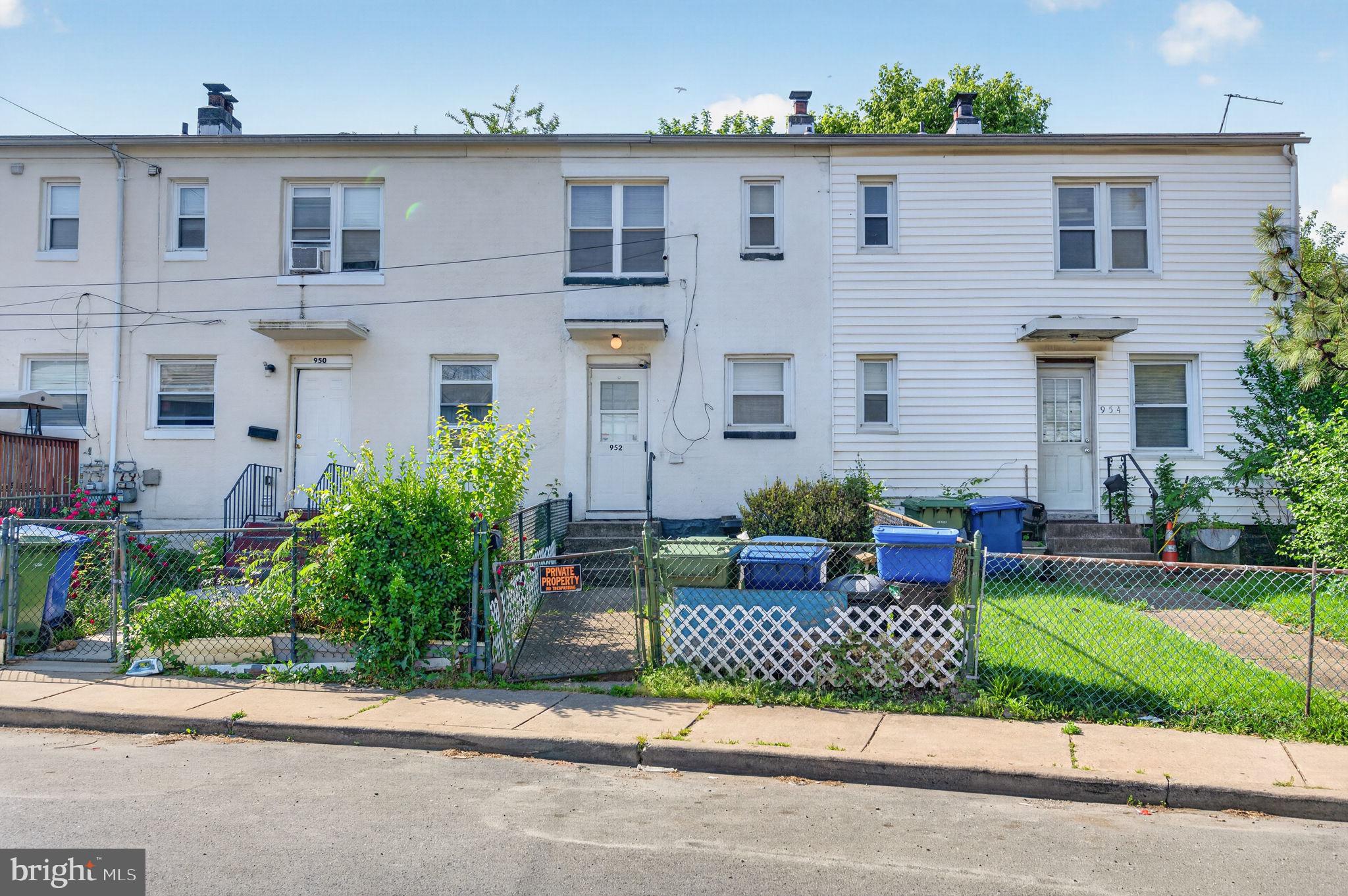 ARMISTEAD GARDENS - Residential