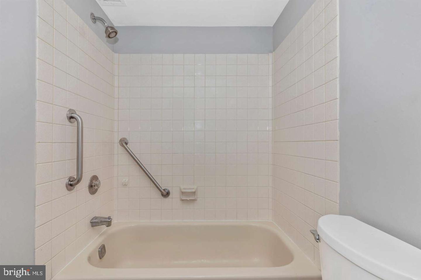 TOWAMENCIN CONDOS - Residential Lease