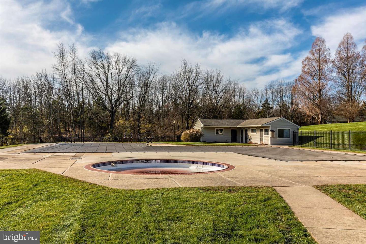 TOWAMENCIN CONDOS - Residential Lease