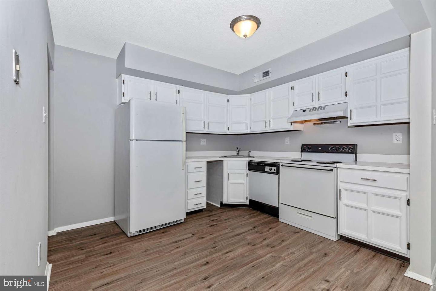 TOWAMENCIN CONDOS - Residential Lease