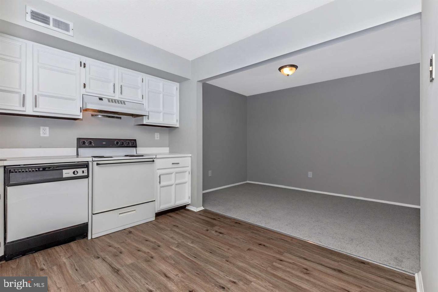 TOWAMENCIN CONDOS - Residential Lease