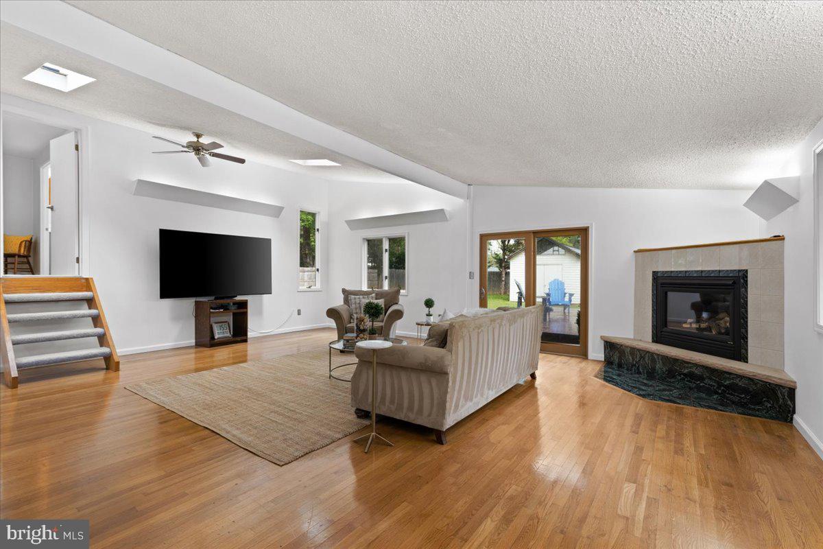 QUINCE ORCHARD KNOLLS - Residential