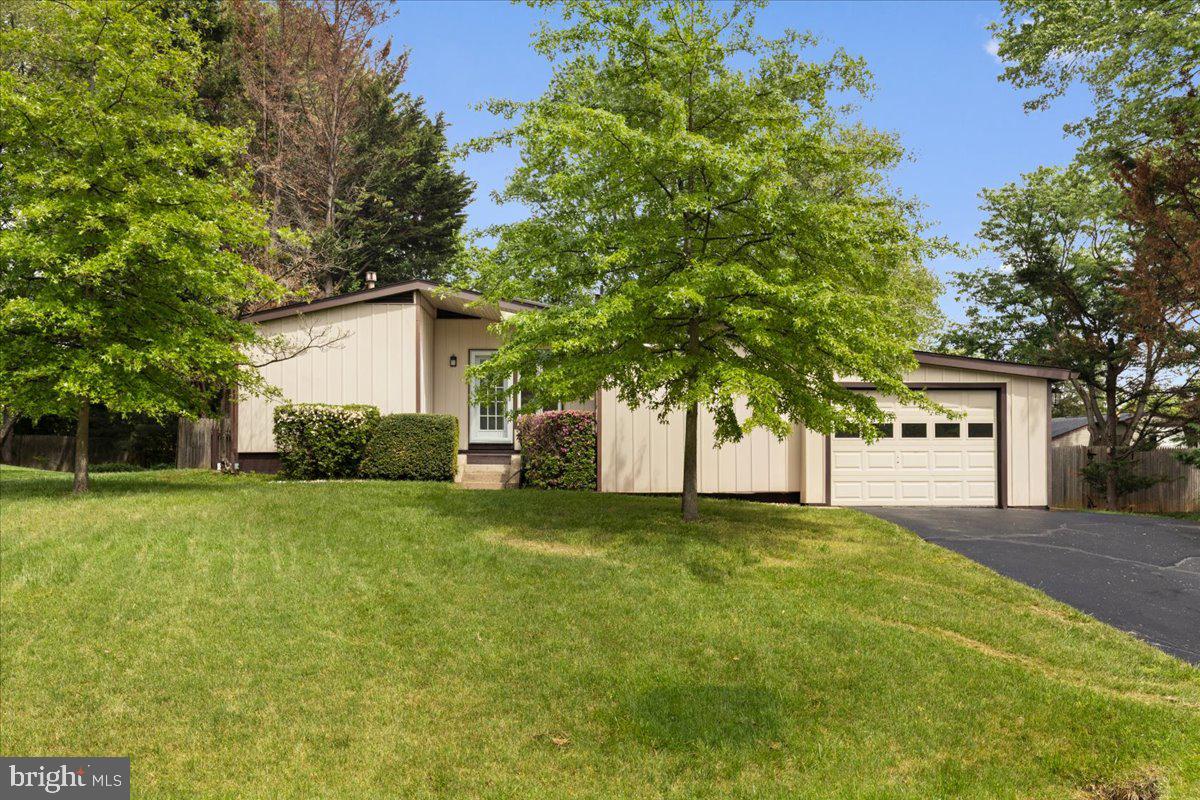 QUINCE ORCHARD KNOLLS - Residential