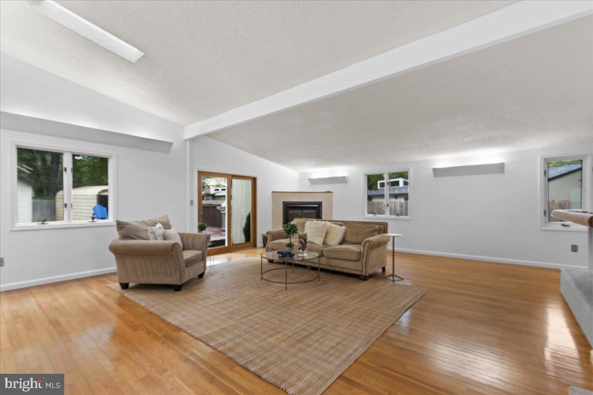 QUINCE ORCHARD KNOLLS - Residential