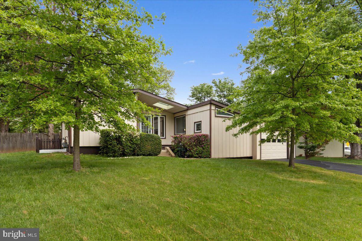 QUINCE ORCHARD KNOLLS - Residential