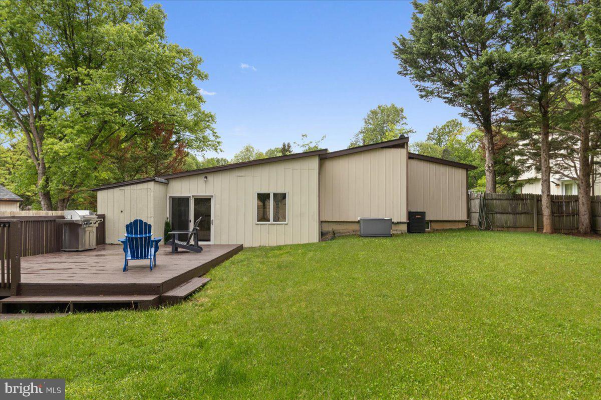 QUINCE ORCHARD KNOLLS - Residential