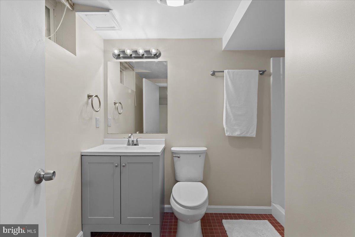 QUINCE ORCHARD KNOLLS - Residential