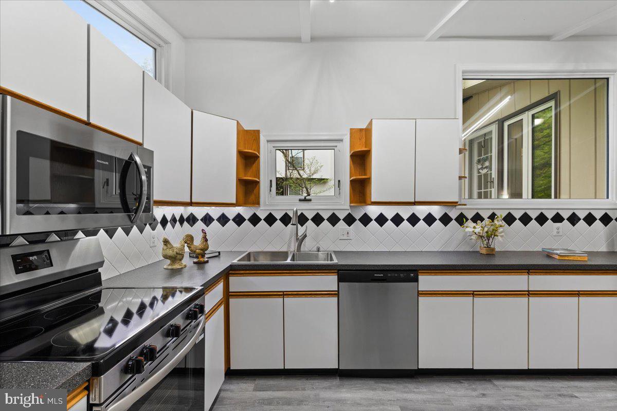 QUINCE ORCHARD KNOLLS - Residential