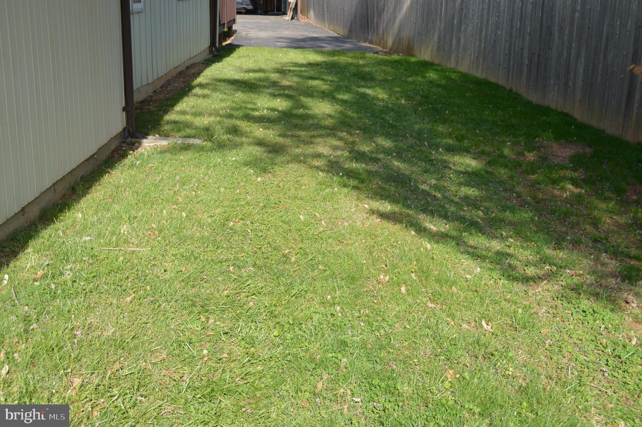 QUINCE ORCHARD KNOLLS - Residential