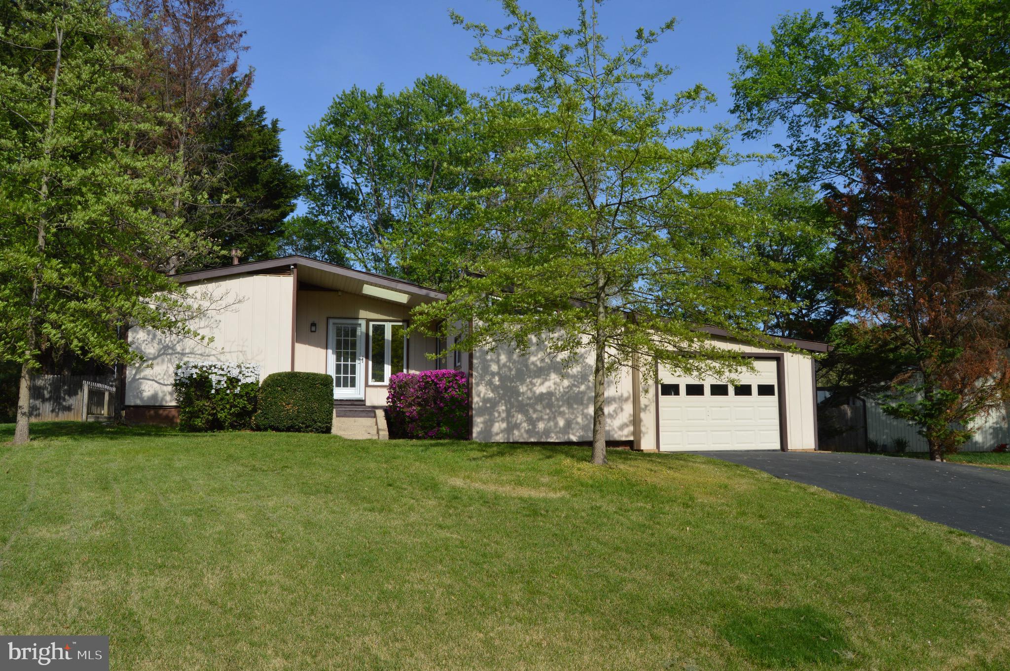 11801 CHERRY GROVE DRIVE