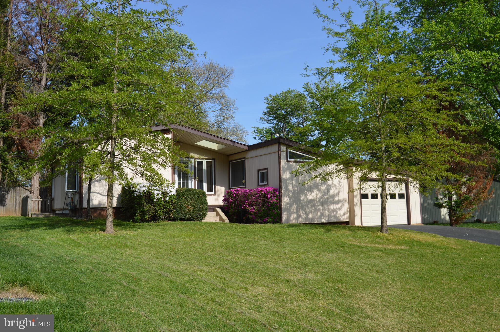 QUINCE ORCHARD KNOLLS - Residential