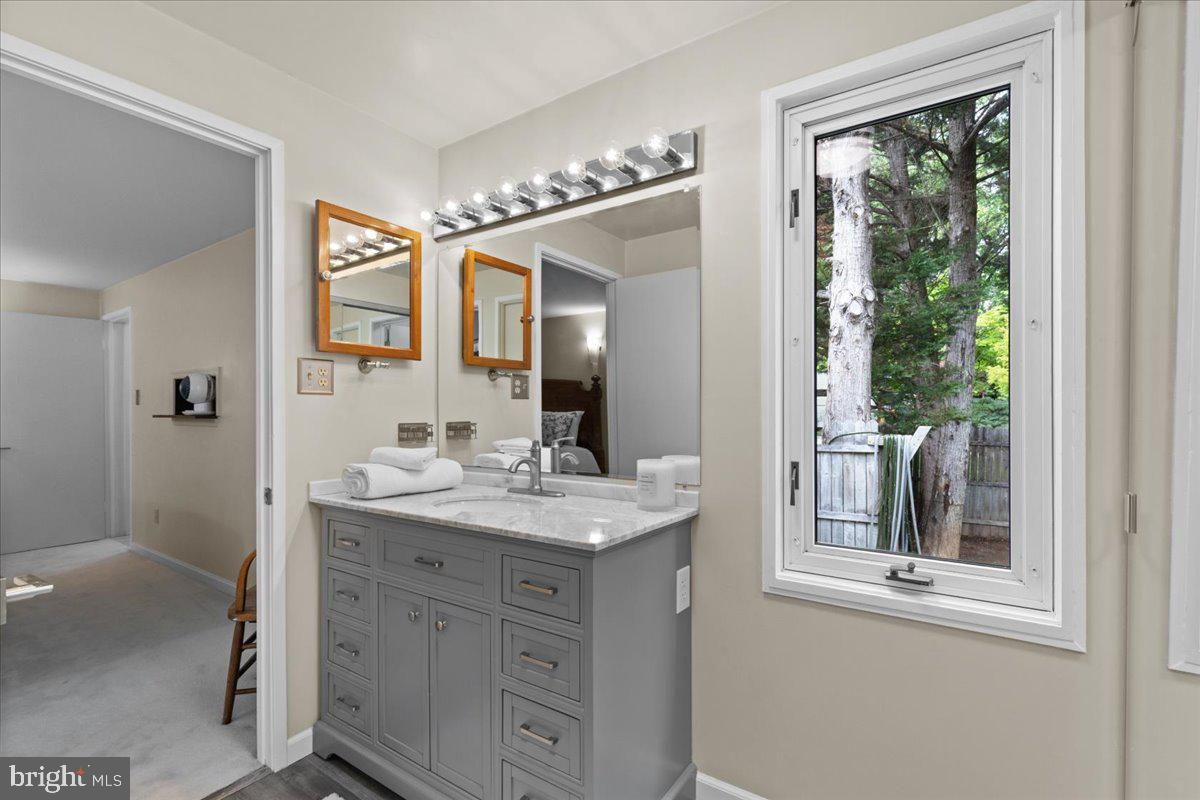 QUINCE ORCHARD KNOLLS - Residential