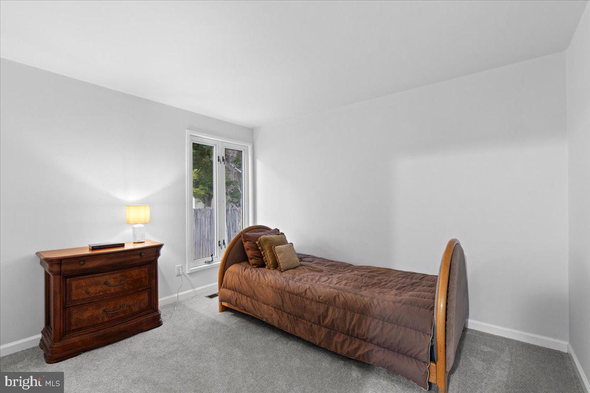 QUINCE ORCHARD KNOLLS - Residential