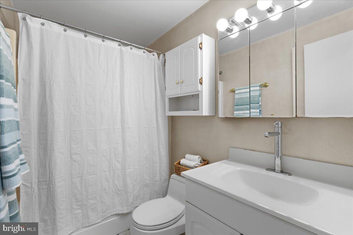 QUINCE ORCHARD KNOLLS - Residential