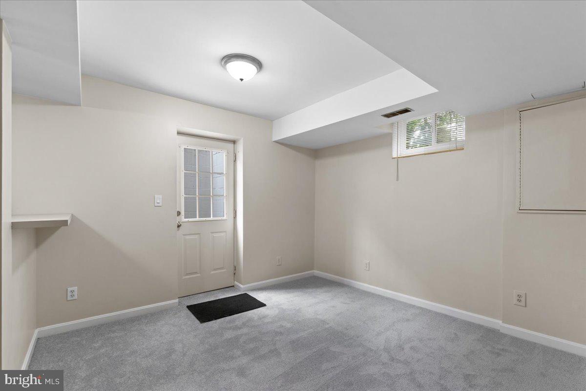 QUINCE ORCHARD KNOLLS - Residential