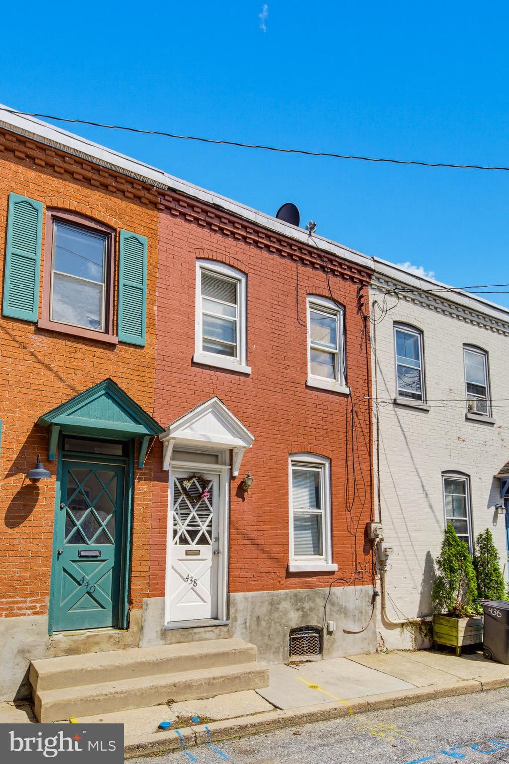 438 CHAMBERS STREET