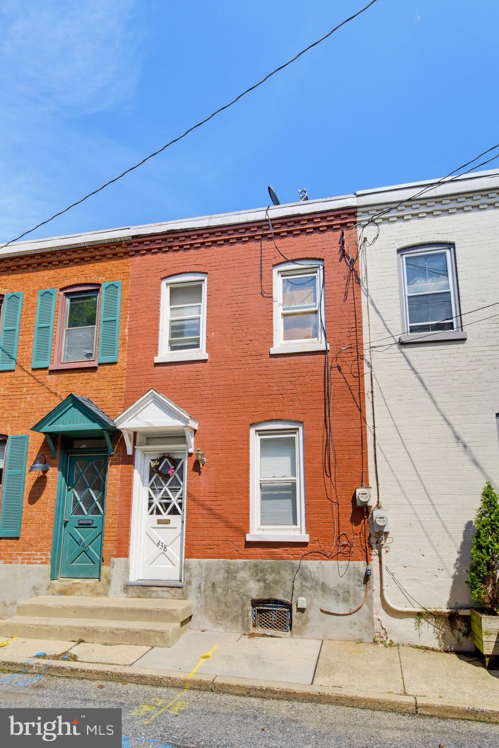 438 CHAMBERS STREET