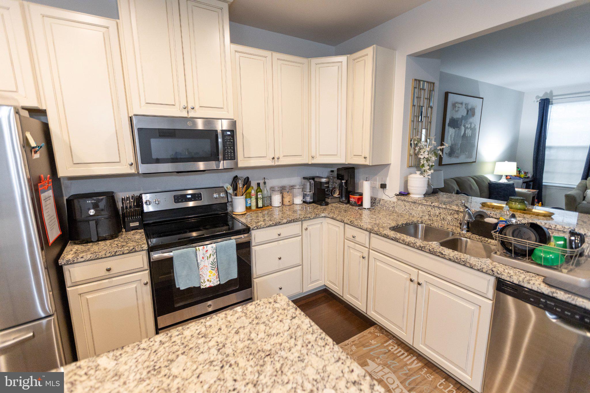 PKWY AT SOUTHRIDGE - Residential