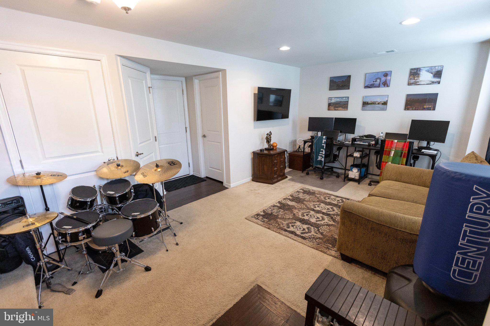 PKWY AT SOUTHRIDGE - Residential